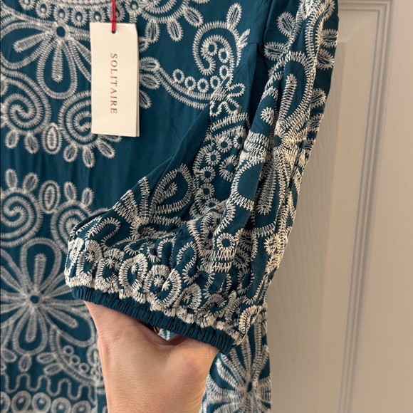 Solitaire Blouse - Picture 6 of 7